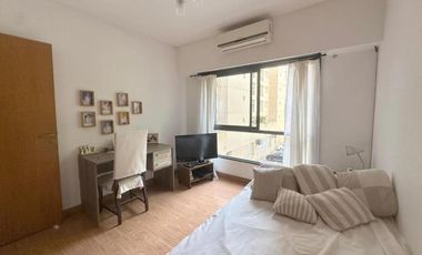 Departamento de 3 ambientes con cochera en venta- Vicente lopez