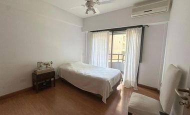 Departamento de 3 ambientes con cochera en venta- Vicente lopez