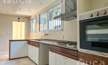 Imponente Casa en alquiler con jardín y pileta  - Beccar