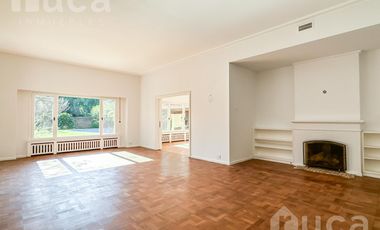 Imponente Casa en alquiler con jardín y pileta  - Beccar