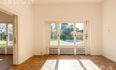 Imponente Casa en alquiler con jardín y pileta  - Beccar
