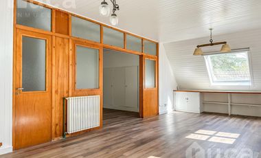 Imponente Casa en alquiler con jardín y pileta  - Beccar