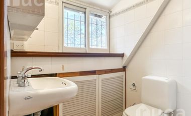 Imponente Casa en alquiler con jardín y pileta  - Beccar