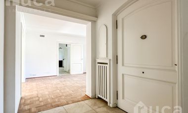 Imponente Casa en alquiler con jardín y pileta  - Beccar