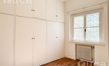 Imponente Casa en alquiler con jardín y pileta  - Beccar