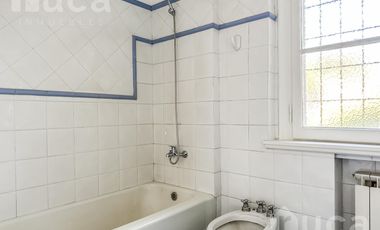 Imponente Casa en alquiler con jardín y pileta  - Beccar