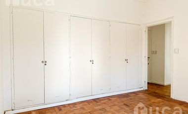 Imponente Casa en alquiler con jardín y pileta  - Beccar