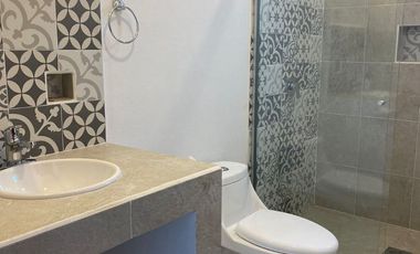 Venta d casa con mini departamento
