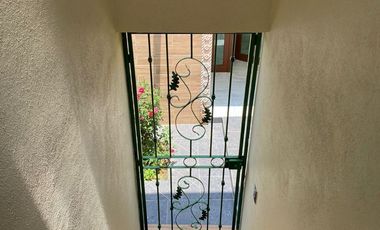 Venta d casa con mini departamento