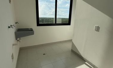PENTHOUSE EN VENTA CON VISTA AL CAMPO DE GOLF, YUCATAN COUNTRY CLUB