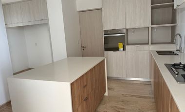 PENTHOUSE EN VENTA CON VISTA AL CAMPO DE GOLF, YUCATAN COUNTRY CLUB