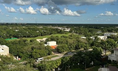 PENTHOUSE EN VENTA CON VISTA AL CAMPO DE GOLF, YUCATAN COUNTRY CLUB