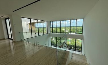 PENTHOUSE EN VENTA CON VISTA AL CAMPO DE GOLF, YUCATAN COUNTRY CLUB