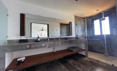 VENTA VILLA FRENTE AL MAR RIVIERA MAYA,