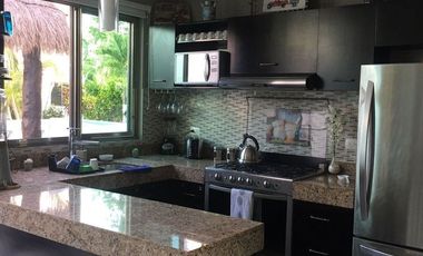 VENTA CASA, EN PLAYA DEL CARMEN, QUINTANA ROO.