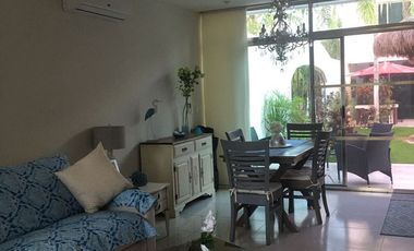 VENTA CASA, EN PLAYA DEL CARMEN, QUINTANA ROO.