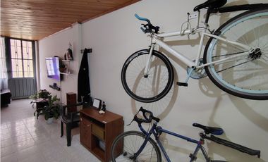 SE VENDE CASA  B/ VALLADOLID - MONTERREY - JOR2