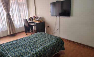 SE VENDE CASA  B/ VALLADOLID - MONTERREY - JOR2