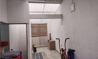 SE VENDE CASA  B/ VALLADOLID - MONTERREY - JOR2