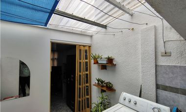 SE VENDE CASA  B/ VALLADOLID - MONTERREY - JOR2