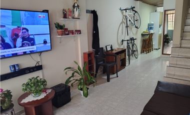 SE VENDE CASA  B/ VALLADOLID - MONTERREY - JOR2