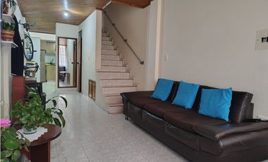 SE VENDE CASA  B/ VALLADOLID - MONTERREY - JOR2