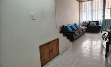 SE VENDE CASA  B/ VALLADOLID - MONTERREY - JOR2