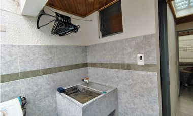 SE VENDE CASA  B/ VALLADOLID - MONTERREY - JOR2