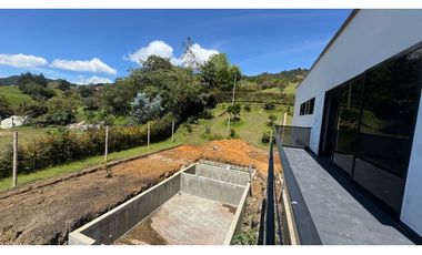 Casa finca en construcción para la venta en la ceja LDC
