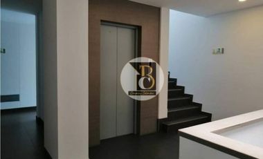 SE ARRIENDA APARTAESTUDIO EDIFICIO TORRE 28