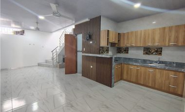 SE ARRIENDA APT. 2 PISOS B/ LA FLORESTA, ORIENTE DE MONTERA