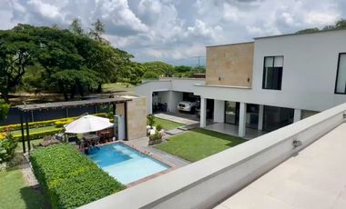 Casa campestre en venta en condominio cerrado - Rozo Palmira Valle