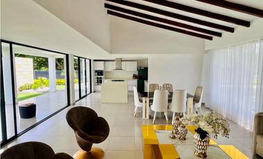 Casa campestre en venta en condominio cerrado - Rozo Palmira Valle