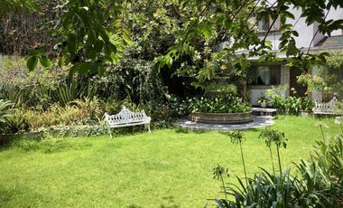 Country Club, gran lujo, 3 recámaras, 5 autos, tiene una casa extra de 2 recámaras en el jardín