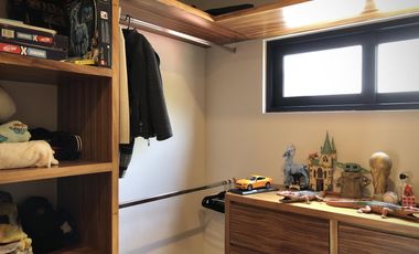 Country Club, gran lujo, 3 recámaras, 5 autos, tiene una casa extra de 2 recámaras en el jardín