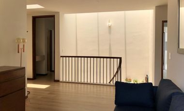 Country Club, gran lujo, 3 recámaras, 5 autos, tiene una casa extra de 2 recámaras en el jardín