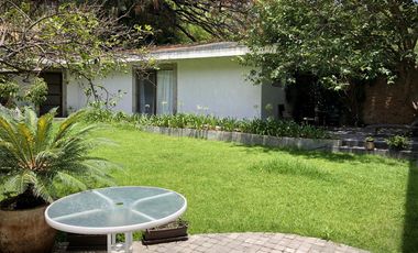Country Club, gran lujo, 3 recámaras, 5 autos, tiene una casa extra de 2 recámaras en el jardín