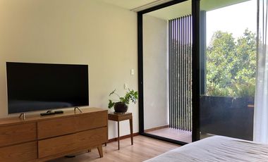 Country Club, gran lujo, 3 recámaras, 5 autos, tiene una casa extra de 2 recámaras en el jardín