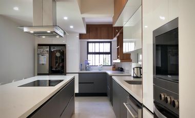 Country Club, gran lujo, 3 recámaras, 5 autos, tiene una casa extra de 2 recámaras en el jardín