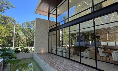 VILLA EN VENTA  EN PLAYA DEL CARMEN 5 RECAMARAS  CON  CANCHA DE PÁDEL Y TENIS.