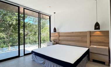 VILLA EN VENTA  EN PLAYA DEL CARMEN 5 RECAMARAS  CON  CANCHA DE PÁDEL Y TENIS.