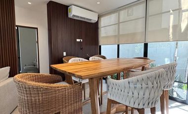 VILLA EN VENTA  EN PLAYA DEL CARMEN 5 RECAMARAS  CON  CANCHA DE PÁDEL Y TENIS.