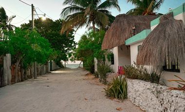 Propiedad de 5 departamentos, en venta, San Crisanto