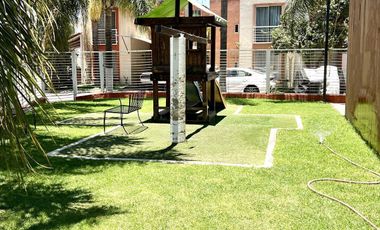Casa en venta dentro de Coto Abeto, Fraccionamiento Los Olivos, Tlaquepaque, Jal
