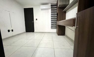 Casa en venta dentro de Coto Abeto, Fraccionamiento Los Olivos, Tlaquepaque, Jal