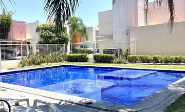 Casa en venta dentro de Coto Abeto, Fraccionamiento Los Olivos, Tlaquepaque, Jal