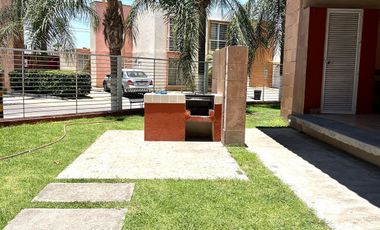 Casa en venta dentro de Coto Abeto, Fraccionamiento Los Olivos, Tlaquepaque, Jal