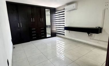 Casa en venta dentro de Coto Abeto, Fraccionamiento Los Olivos, Tlaquepaque, Jal