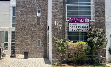 Casa en venta dentro de Coto Abeto, Fraccionamiento Los Olivos, Tlaquepaque, Jal