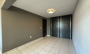 CASA EN VENTA COMO TERRENO IDEAL PARA REMODELAR O EDIFICIO, ESPALDAS DE GALERIAS